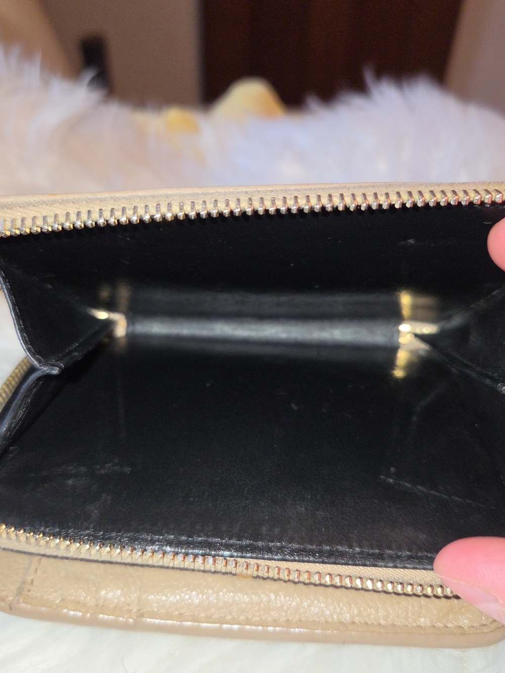 Saint Laurent Beige Leather Compact Wallet with Gold YSL Logo - Picture 7 of 10